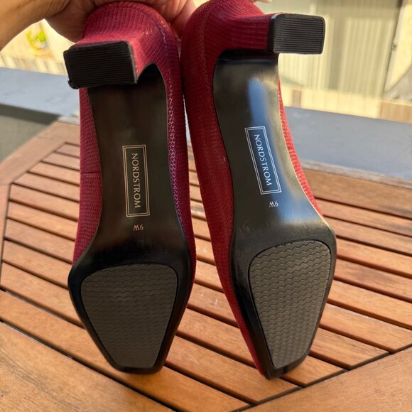 Nordstrom Red Textured Square Toe Heels NWOB Size 9W - Picture 7 of 7